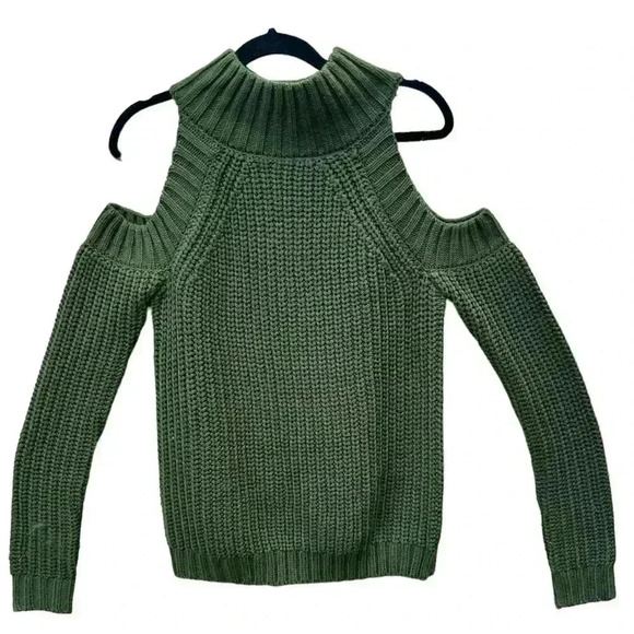 Choles deep green Cold Shoulder Knit Sweater. Size Small. NWT - Picture 2 of 6